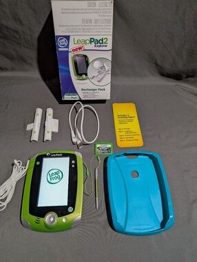 Leap Frog LeapPad 2 Explorer Handheld  Tablet With Recharger Pack Works